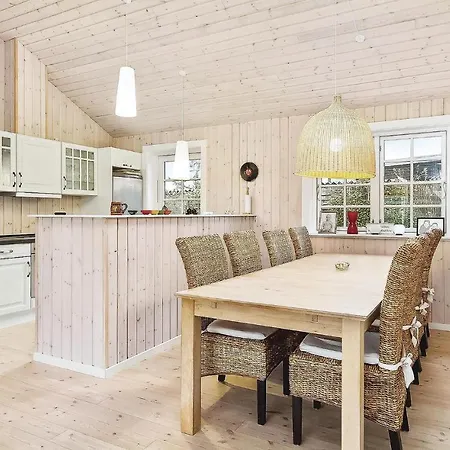 Three-bedroom Holiday In * Faxe