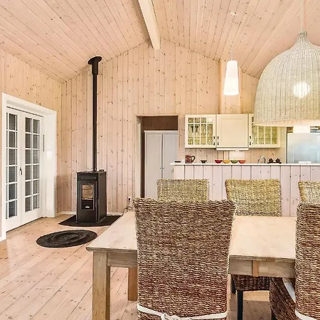Three-bedroom Holiday In * Faxe